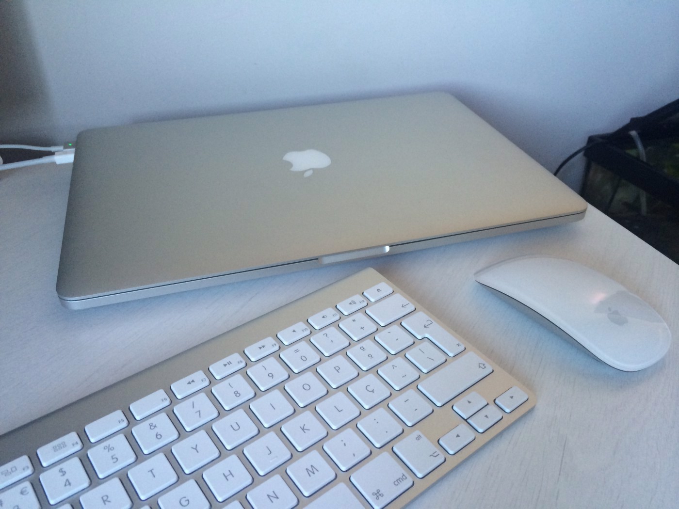 macbook.jpeg